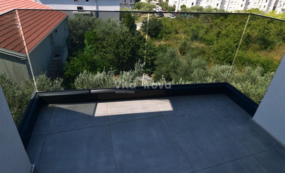 Stan u Zadru, 80m², 2 sobe, slika 2