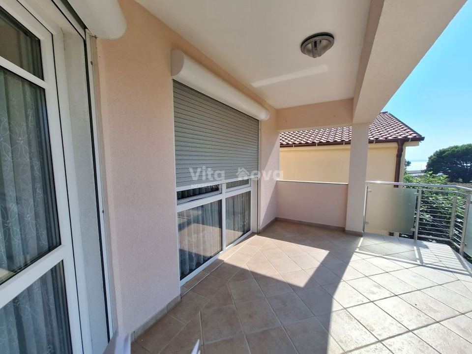 Kuća u Privlaci, 200m², 7 soba, slika 2