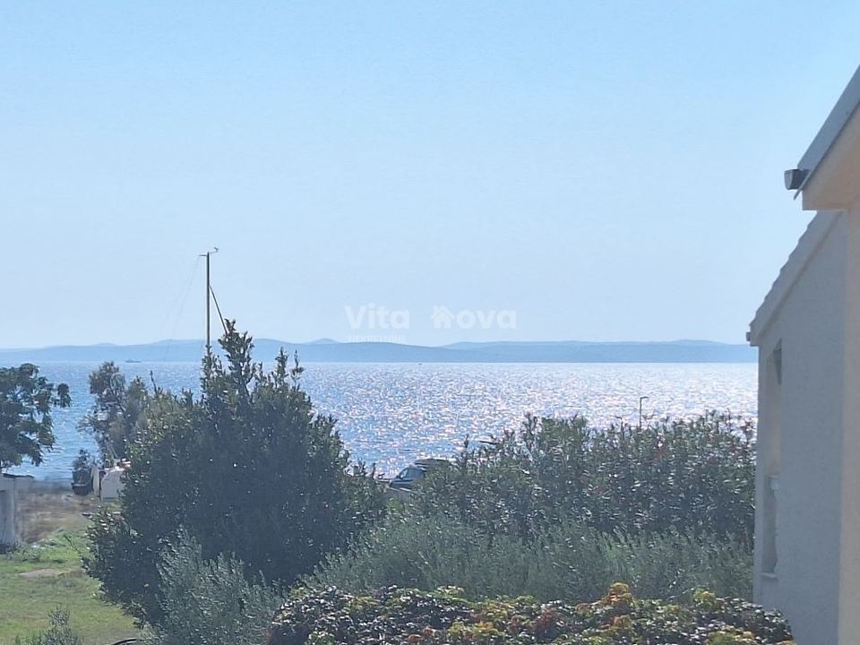 Kuća u Privlaci, 200m², 7 soba, slika 3