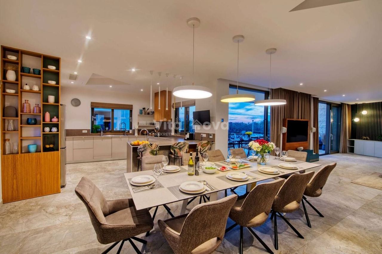 Kuća u Zemunik Donjiu, 200m², slika 2