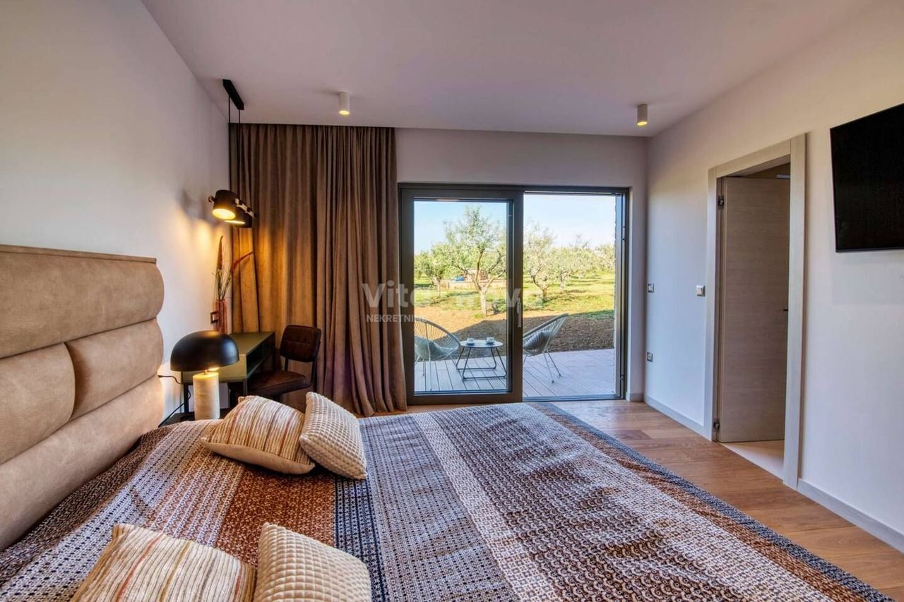 Kuća u Zemunik Donjiu, 200m², slika 4