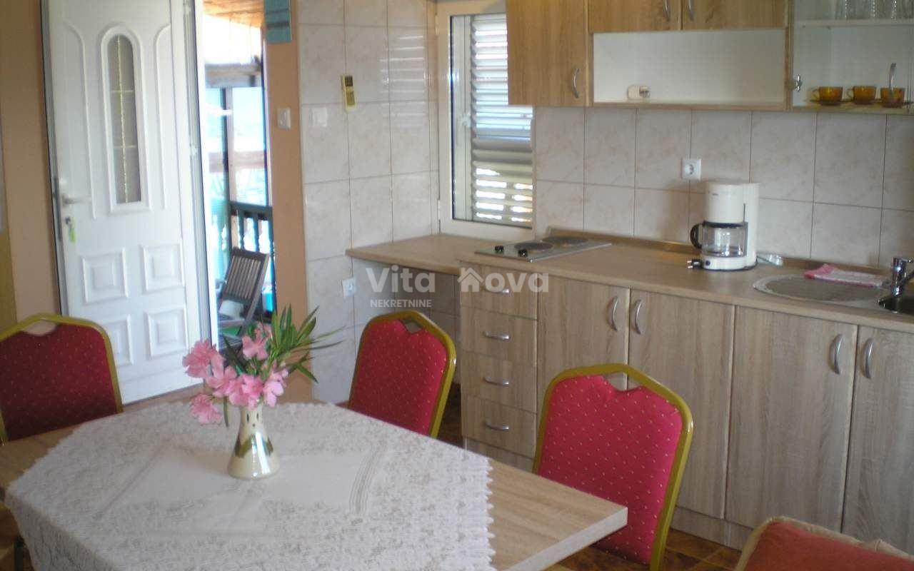 Kuća u Posedarju, 650m², 8 soba, slika 2