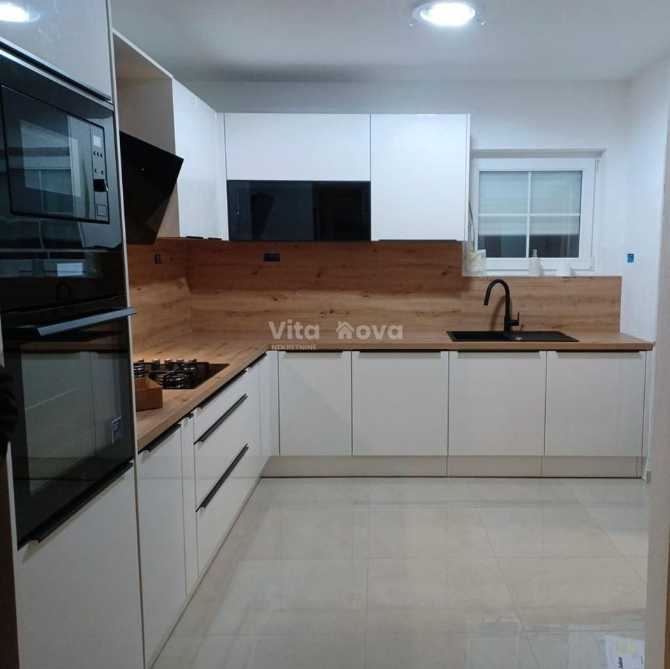 Kuća u Zadru, 200m², 4 sobe, slika 3