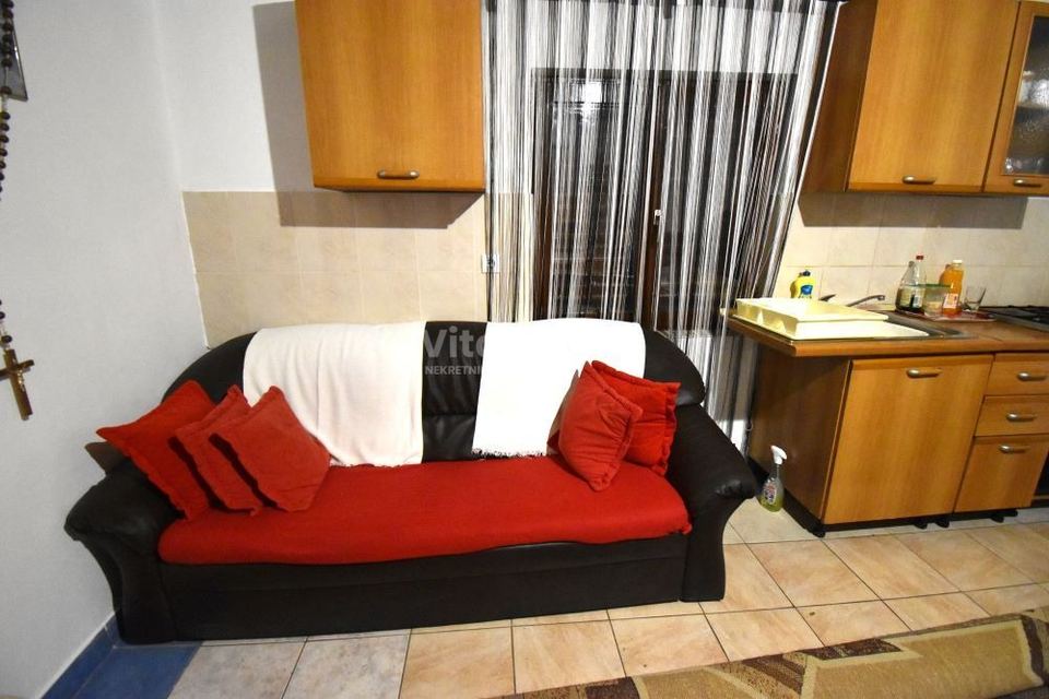 Kuća u Lovincu, 54m², 1 soba, slika 5